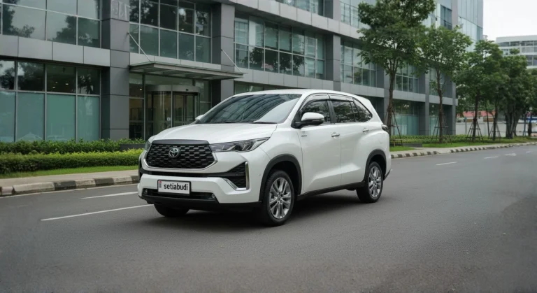 Cari rental mobil innova Zenix hybrid