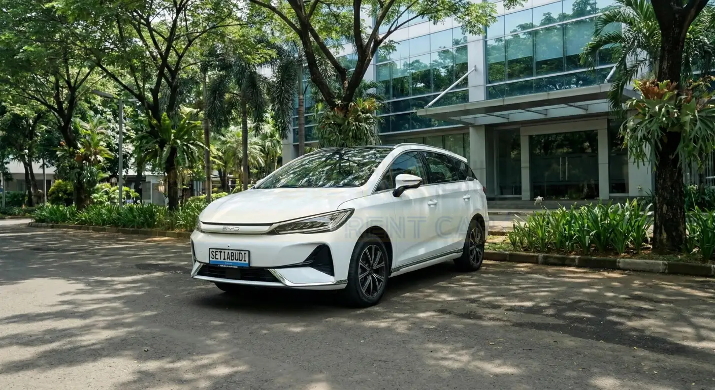 Sewa BYD M6 Malang