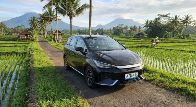 Sewa BYD M6 Jogja