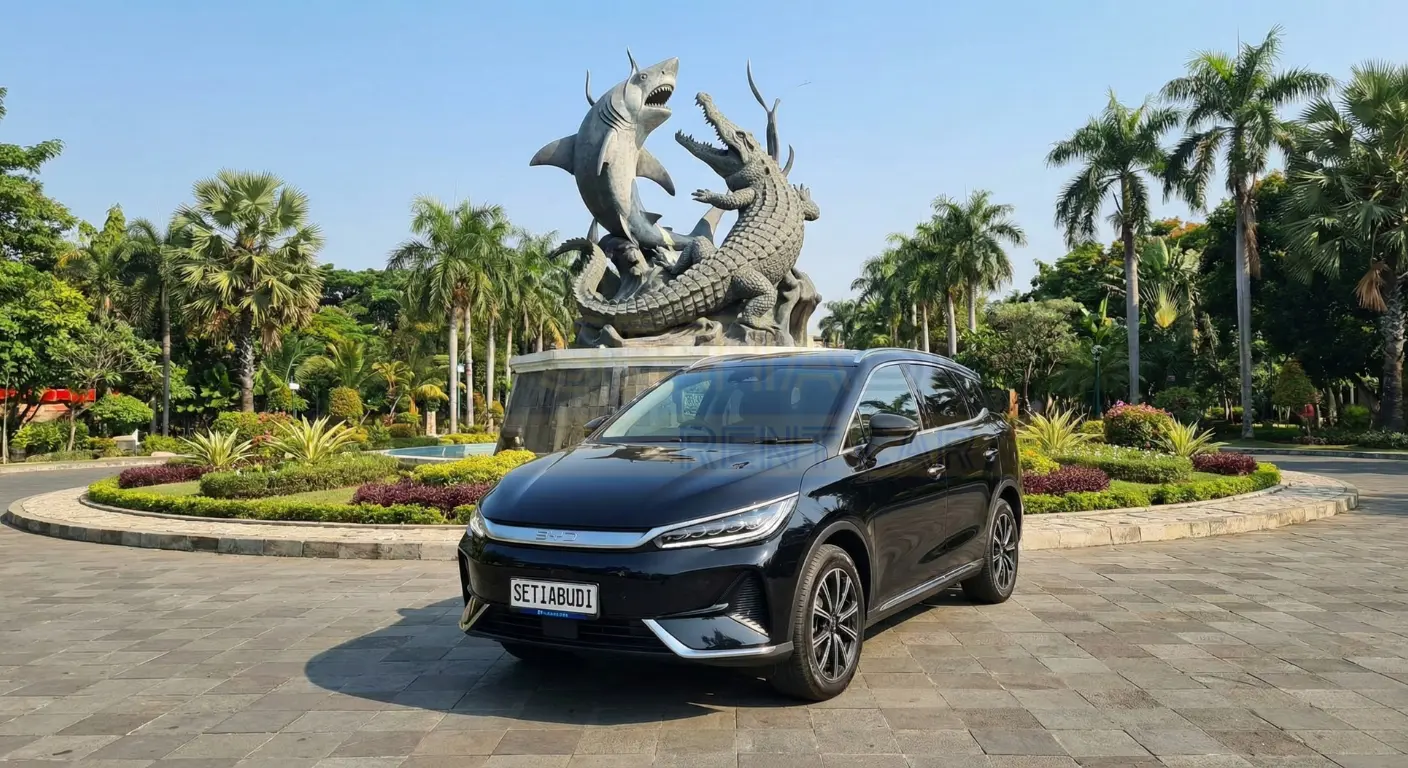 Sewa BYD M6 Surabaya